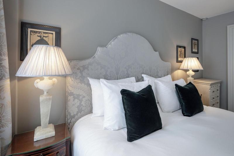 No 30 Knightsbridge - Oda