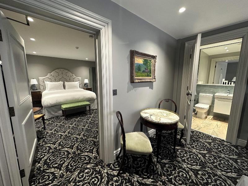 No 30 Knightsbridge - Oda