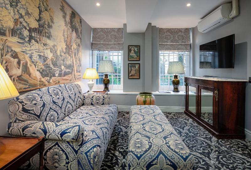 No 30 Knightsbridge - Oda