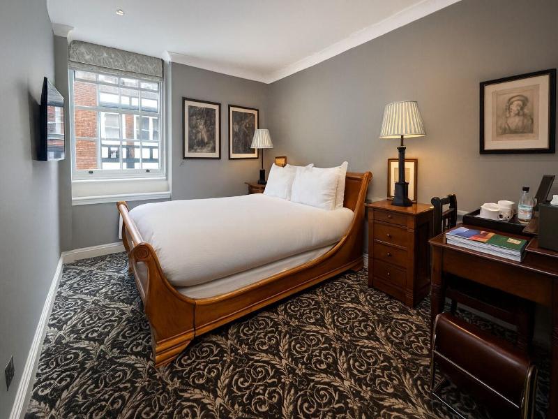 No 30 Knightsbridge - Oda
