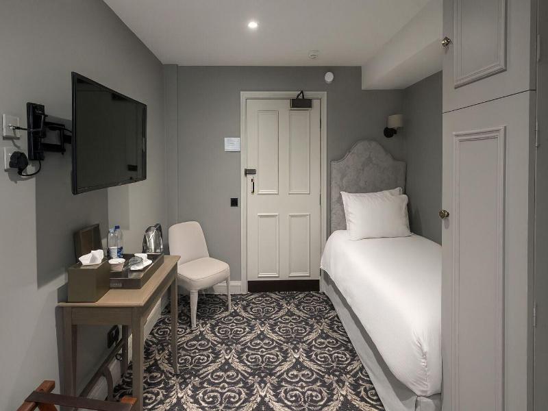 No 30 Knightsbridge - Oda