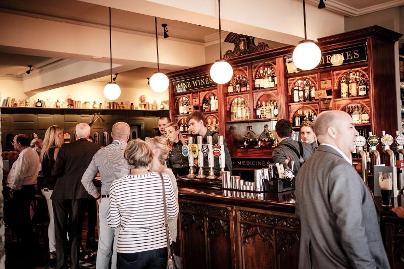The Queen S Head - Bar