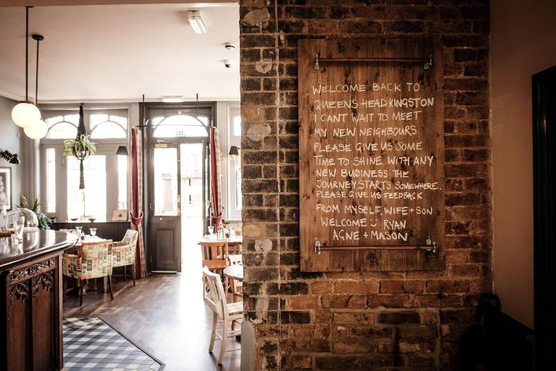 The Queen S Head - Bar
