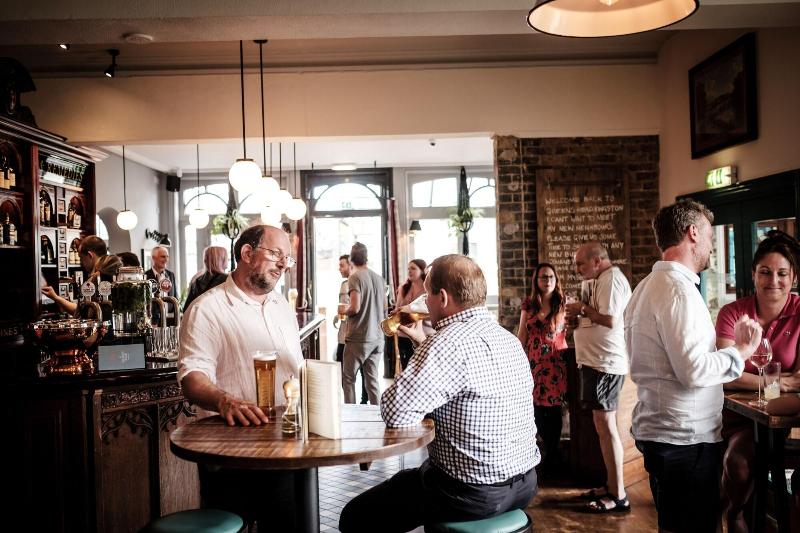 The Queen S Head - Bar