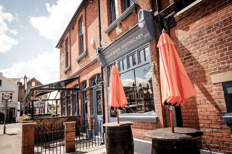 The Queen S Head - Genel