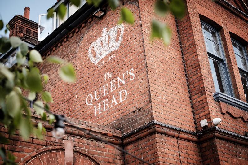 The Queen S Head - Genel