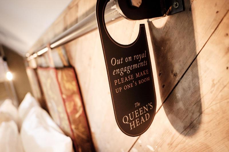 The Queen S Head - Oda