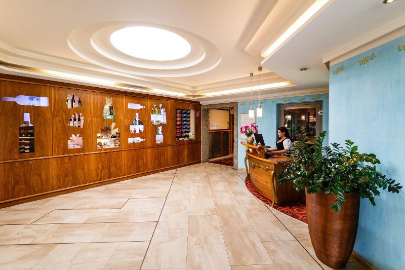 Hotel Bruecklwirt - Lobi