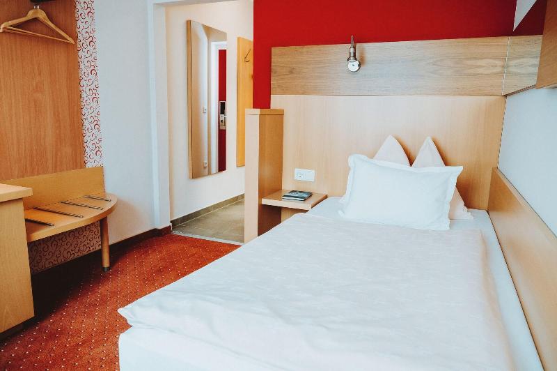 Hotel Bruecklwirt - Oda