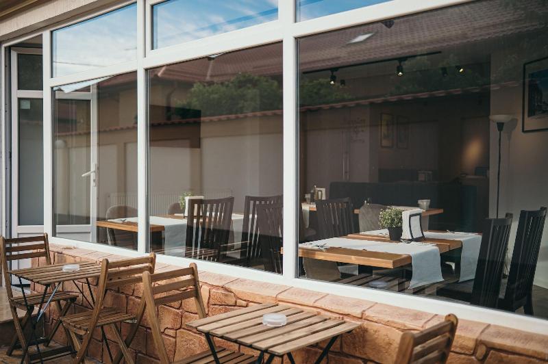 Nest Guesthouse - Genel