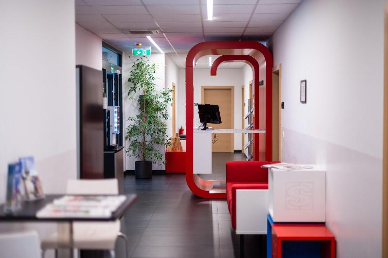 Shome Self Check In Hotel Graz - Lobi