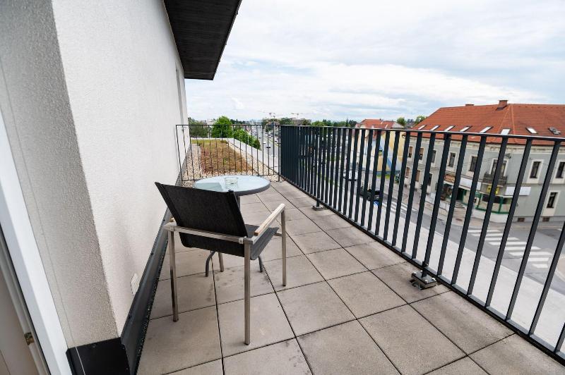 Shome Self Check In Hotel Graz - Oda