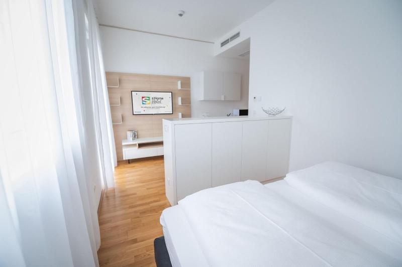 Shome Self Check In Hotel Graz - Oda