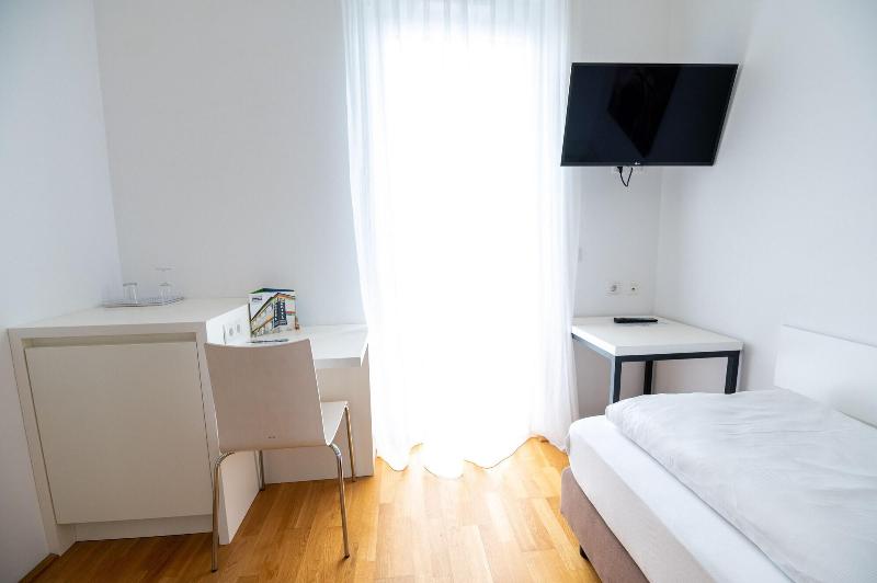 Shome Self Check In Hotel Graz - Oda