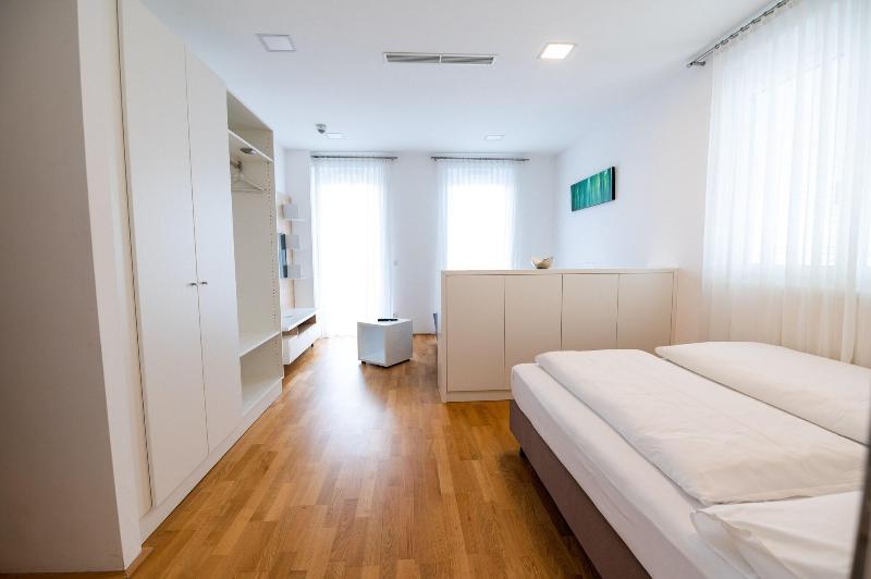 Shome Self Check In Hotel Graz - Oda