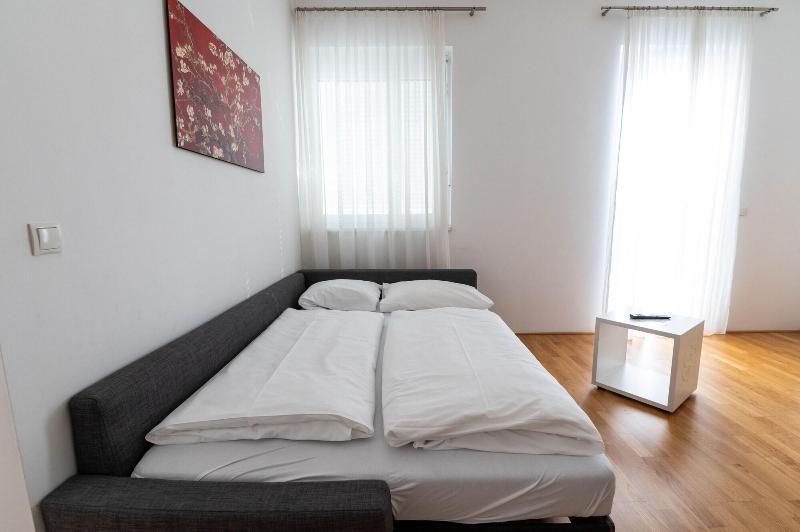 Shome Self Check In Hotel Graz - Oda