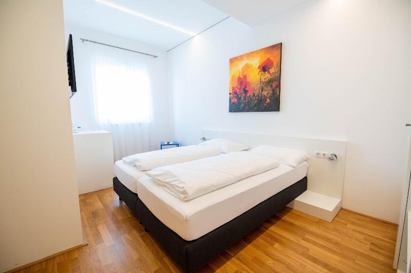 Shome Self Check In Hotel Graz - Oda