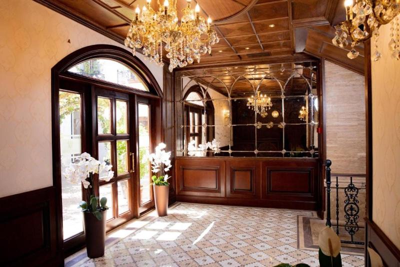 Midway Baku Hotel - Lobi