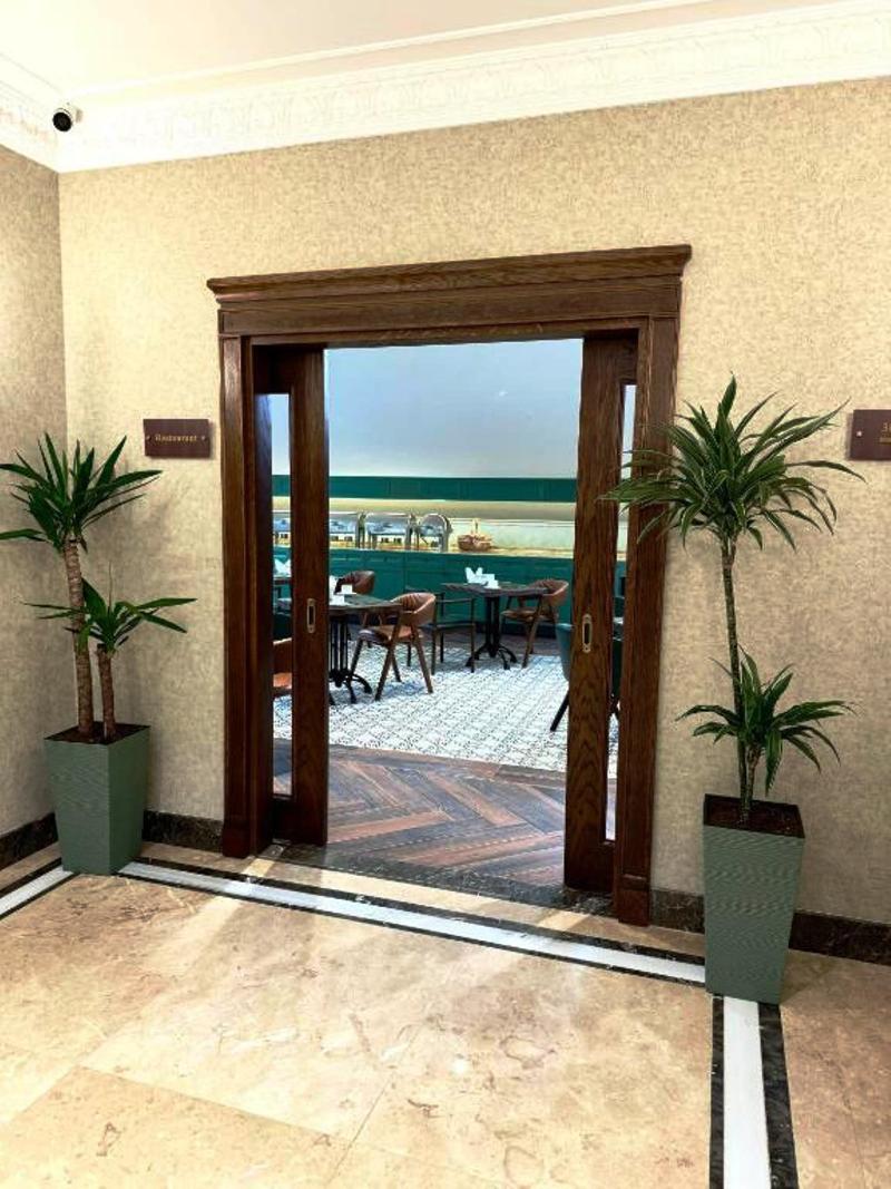 Midway Baku Hotel - Restoran