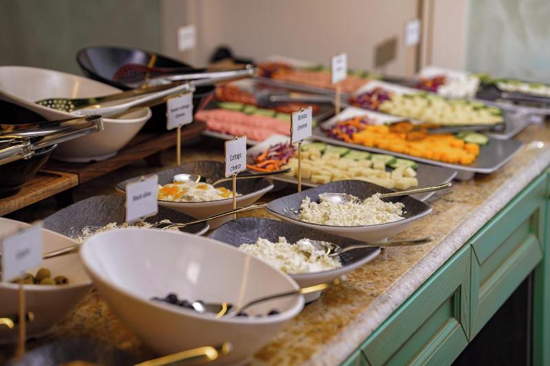 Midway Baku Hotel - Restoran