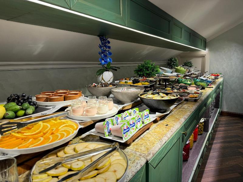Midway Baku Hotel - Restoran