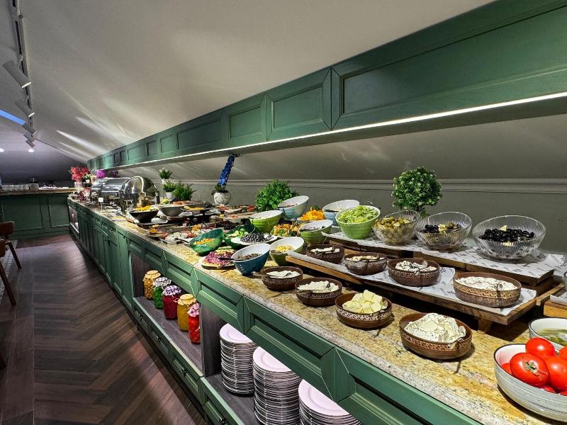 Midway Baku Hotel - Restoran