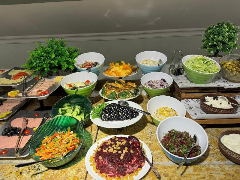 Midway Baku Hotel - Restoran