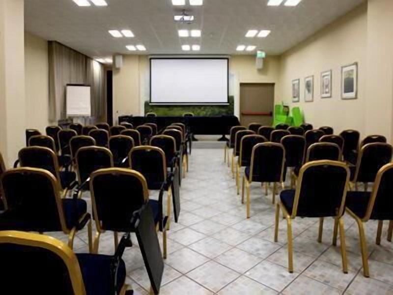 Albergo Della Roccia - Toplantı