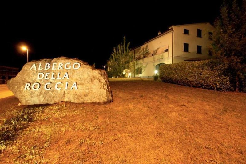 Albergo Della Roccia - Teras