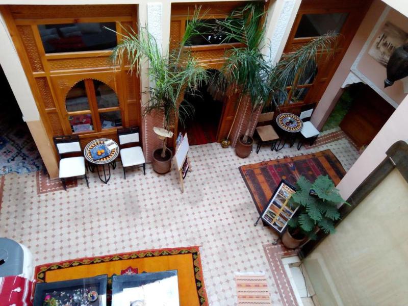 Riad Jnan Adam - Lobi