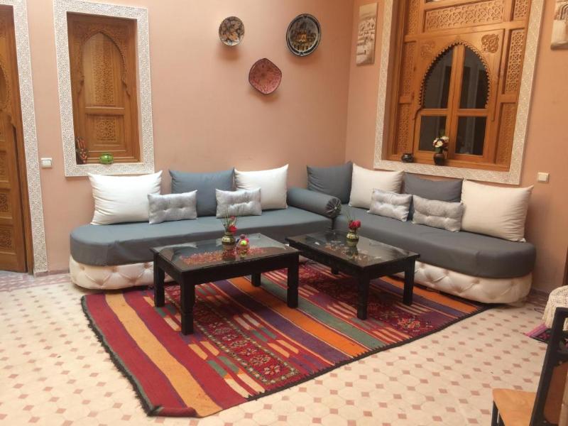 Riad Jnan Adam - Lobi
