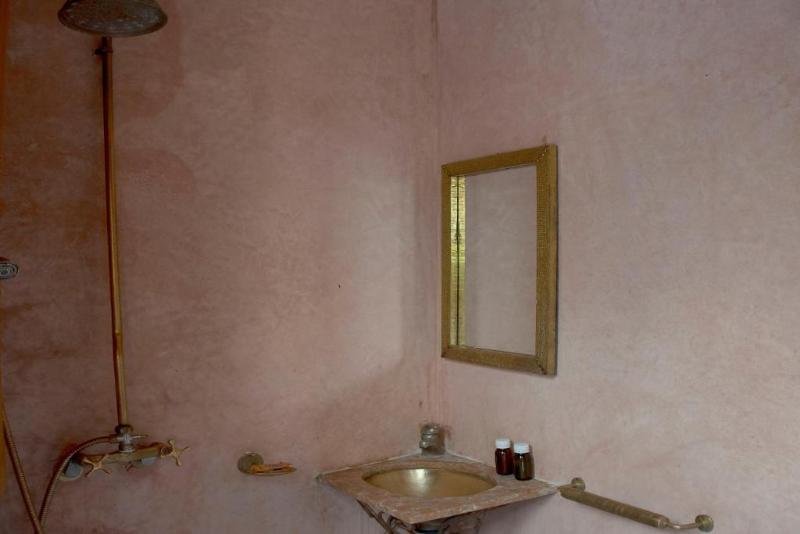 Riad Jnan Adam - Oda