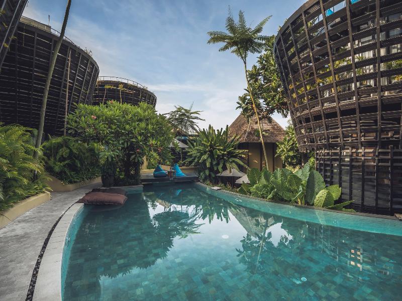 Canggu Cabana Beach Resort by Ini Vie Hospitality - Havuz