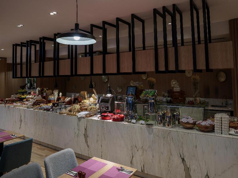 Radisson Hotel & Residence Riyadh Olaya - Restoran
