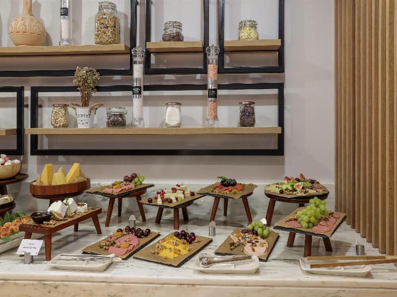 Radisson Hotel & Residence Riyadh Olaya - Restoran