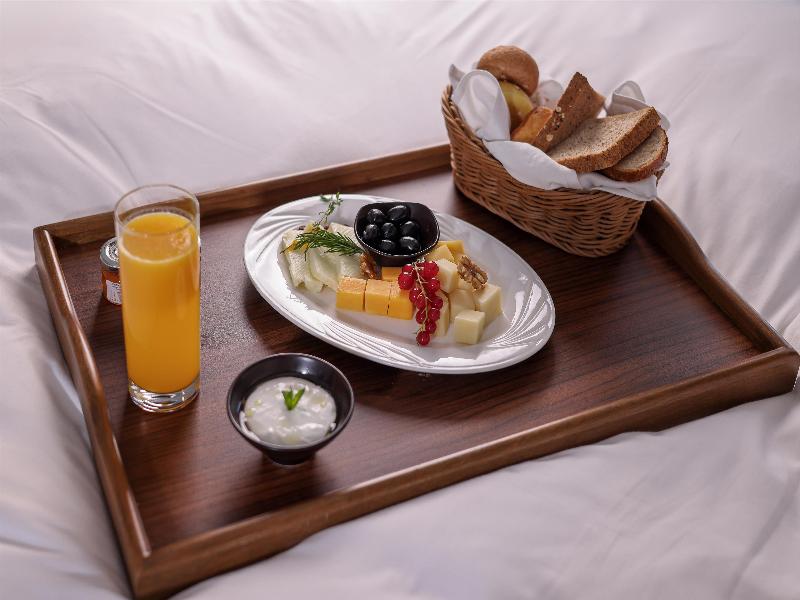 Radisson Hotel & Residence Riyadh Olaya - Restoran
