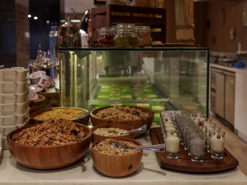 Radisson Hotel & Residence Riyadh Olaya - Restoran