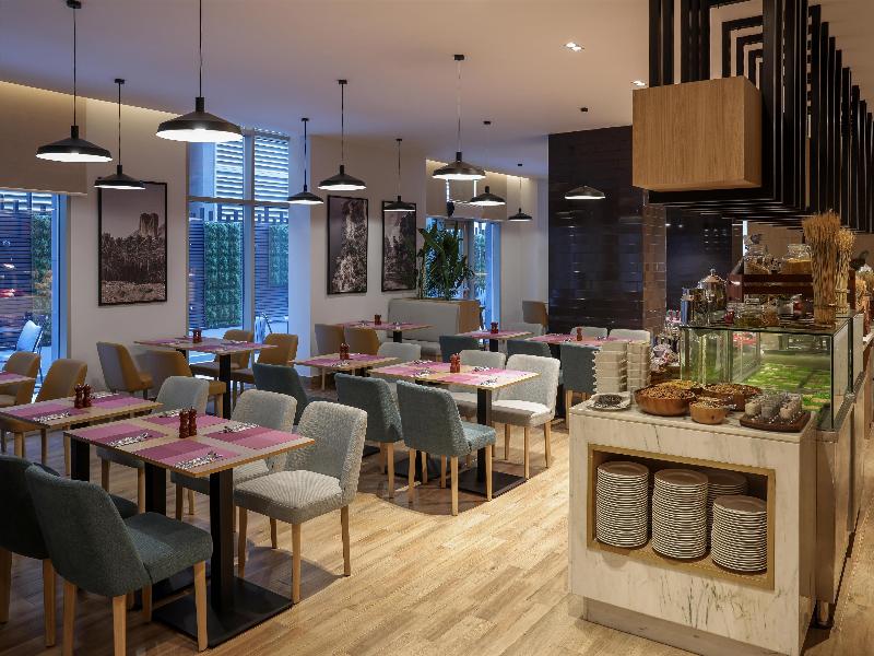 Radisson Hotel & Residence Riyadh Olaya - Restoran