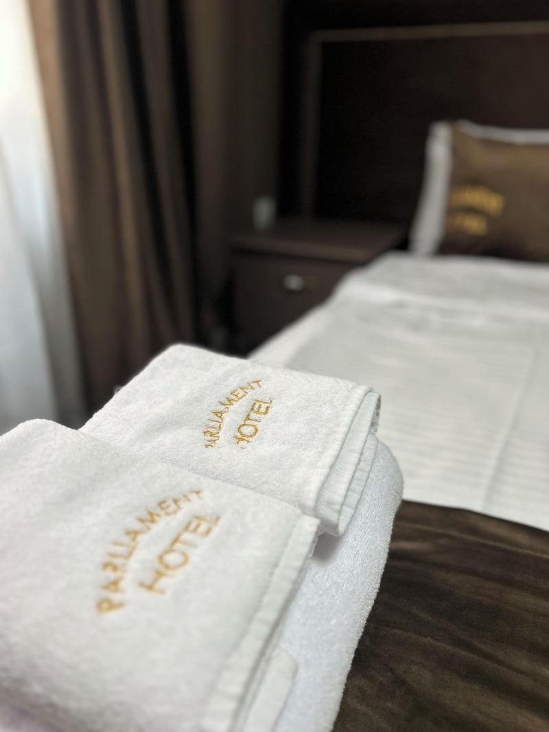 Parliament Hotel & Restaurant - Oda