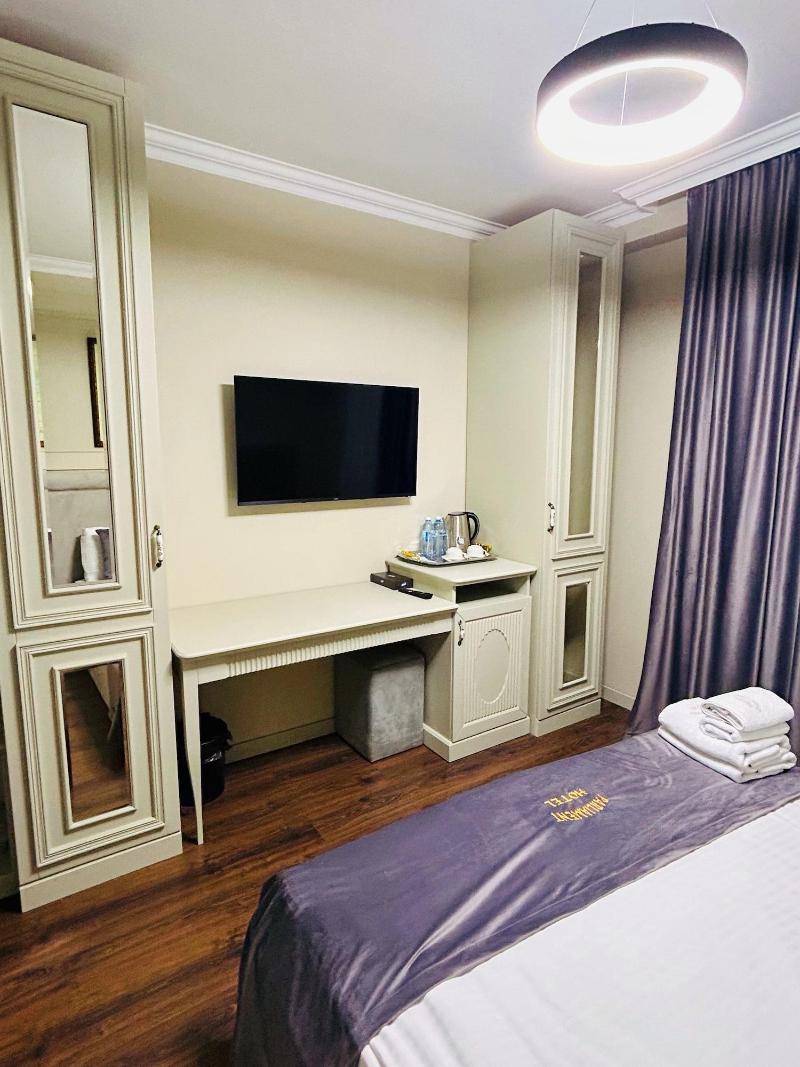 Parliament Hotel & Restaurant - Oda