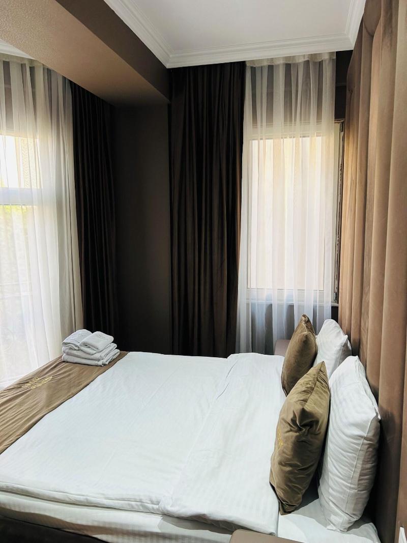 Parliament Hotel & Restaurant - Oda