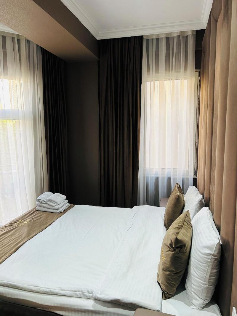 Parliament Hotel & Restaurant - Oda