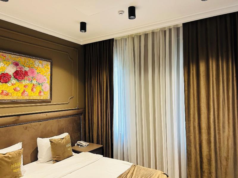 Parliament Hotel & Restaurant - Oda