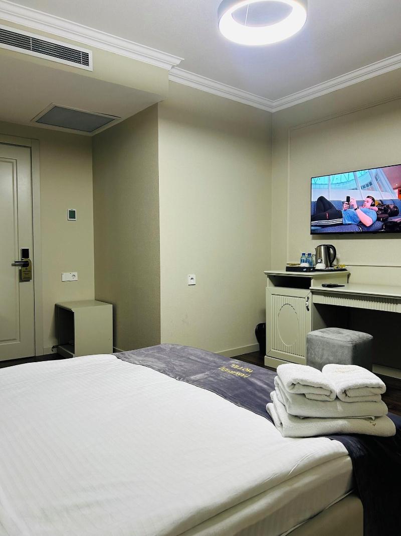 Parliament Hotel & Restaurant - Oda
