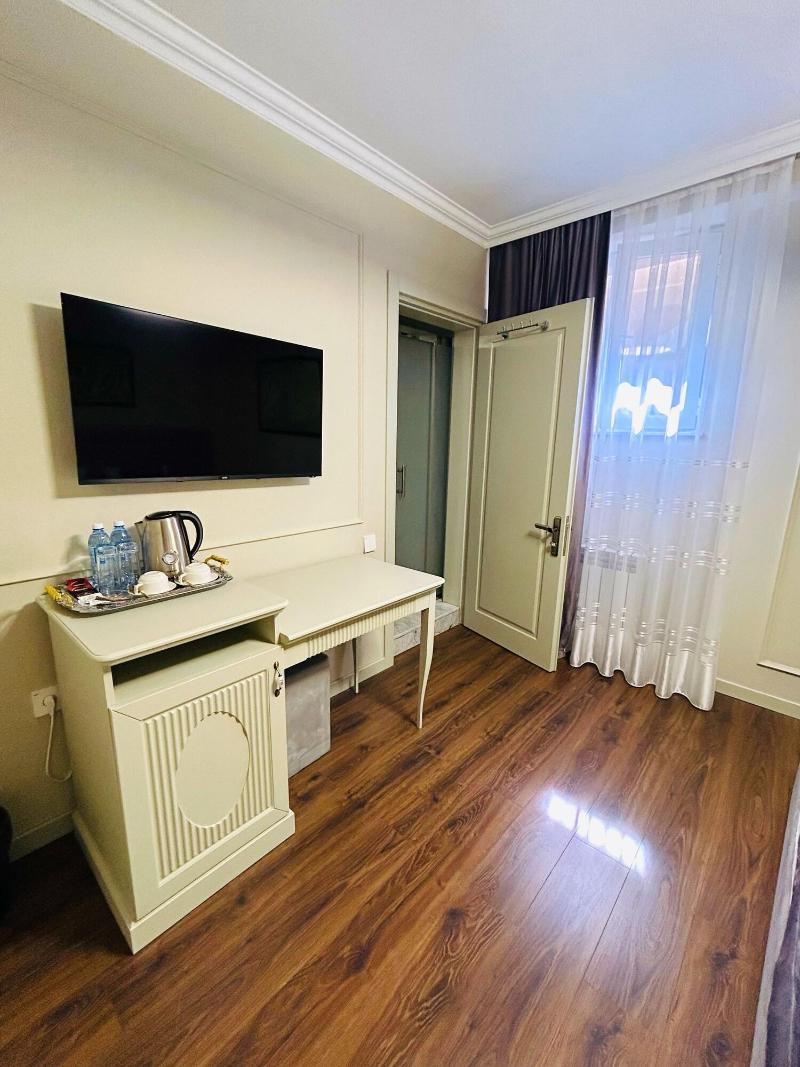 Parliament Hotel & Restaurant - Oda