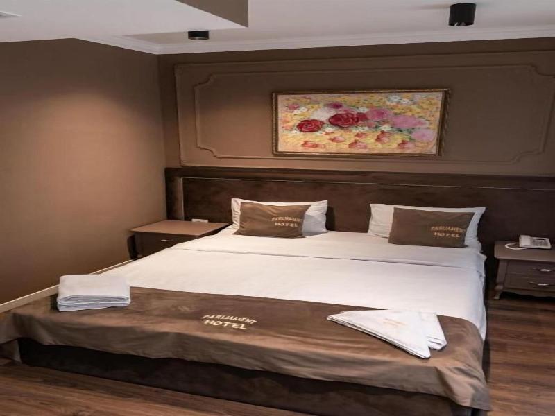 Parliament Hotel & Restaurant - Oda