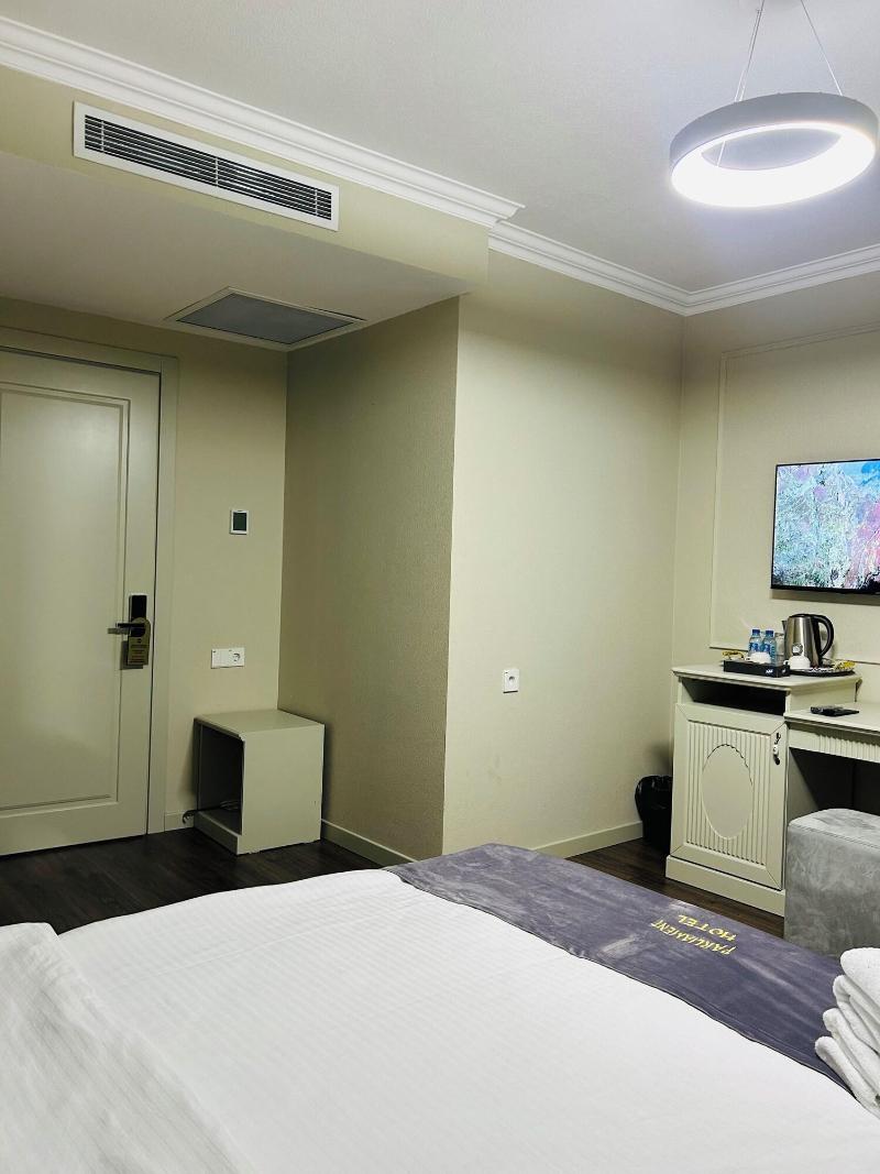 Parliament Hotel & Restaurant - Oda