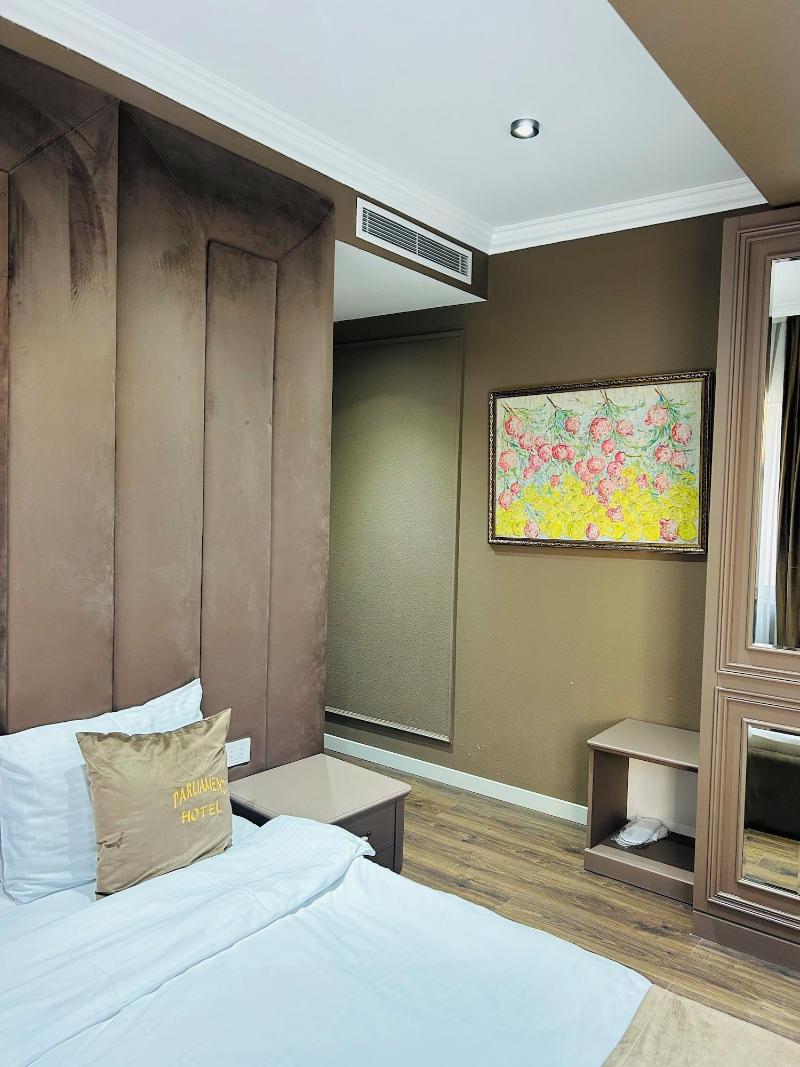 Parliament Hotel & Restaurant - Oda