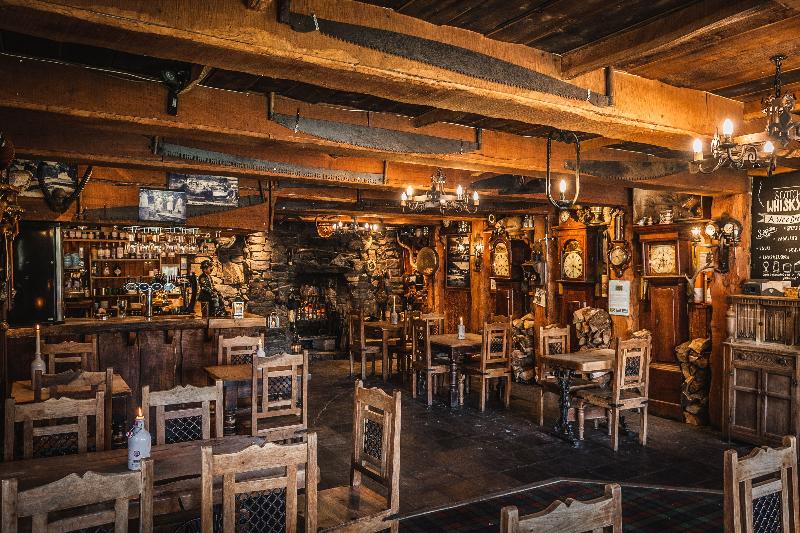 Oak Tree Inn - Bar