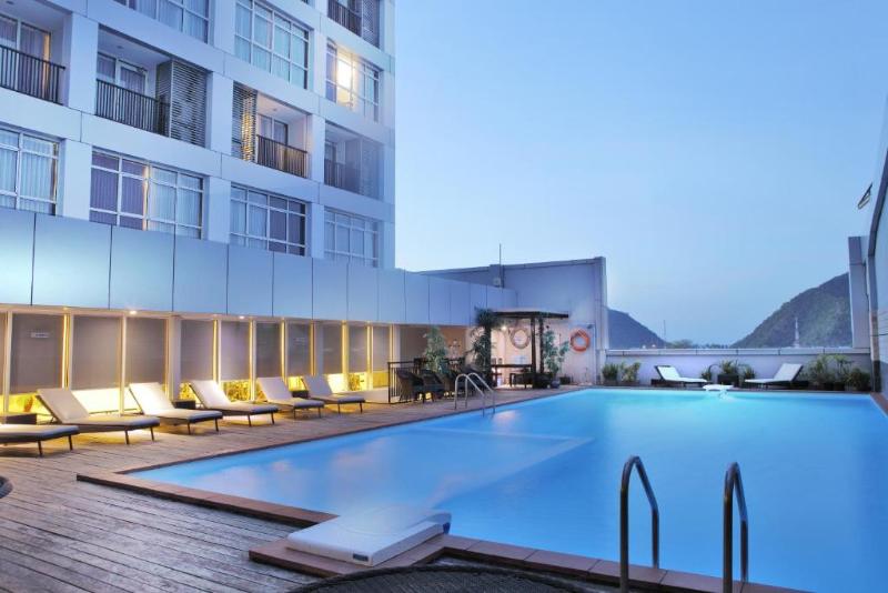 FOX Hotel Gorontalo - Havuz